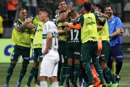 Jogadores do Palmeiras comemoram gol no Brasileirão - Metrópoles