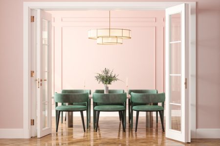 Foto colorida de uma sala de jantar