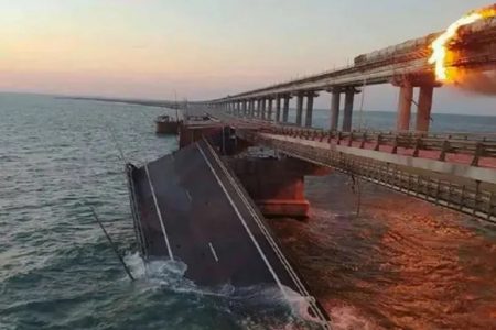 Explosão destroi parcialmente ponte que liga Crimeia ao continente