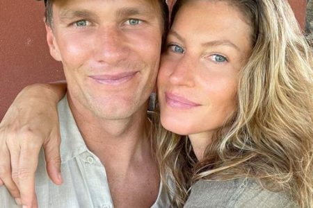 Foto colorida de Gisele Bündchen e Tom Brady - metropoles