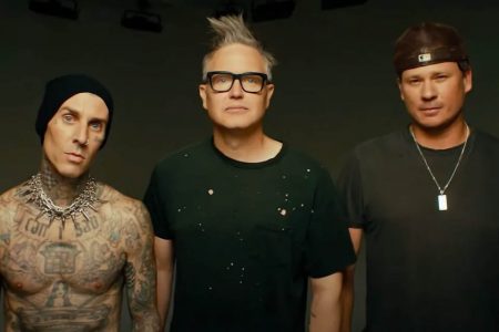 Travis Barker, Mark Hoppus e Tom DeLonge, trio original do Blink-182