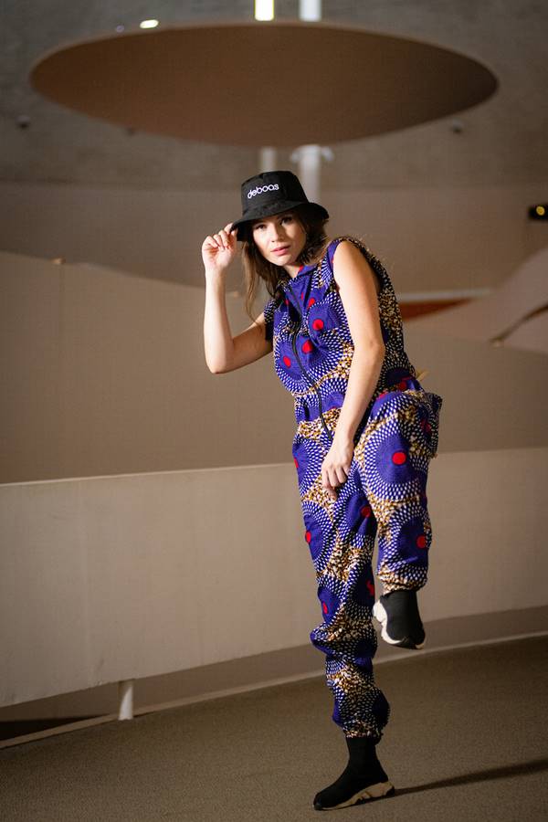 Modelo em editorial