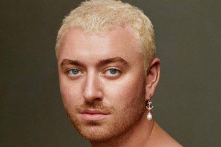 Foto colorida da capa do 4° álbum de estúdio de Sam Smith-Metrópoles