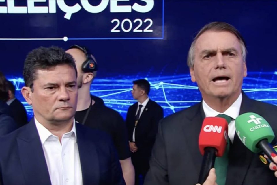 Imagem colorida do senador Sergio Moro ao lado do ex-presidente Jair Bolsonaro - Metrópoles