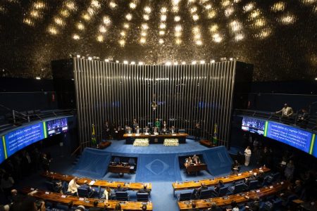 Sessão Solene destinada à entrega da medalha Grã-Cruz da Ordem do Congresso Nacional ao Ministro do Supremo Tribunal Federal Luiz Fux