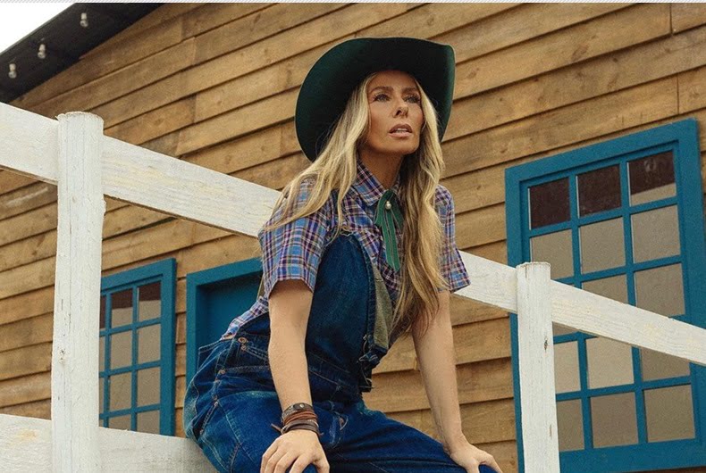 Adriane Galisteu apresenta A Fazenda 14 (Reprodução: Instagram)