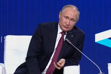 O presidente russo Vladimir Putin durante entrevista fala sobre sua relação com Lula e Bolsonaro - Metrópoles