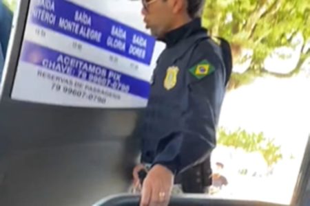 PRF em onibus no Sergipe