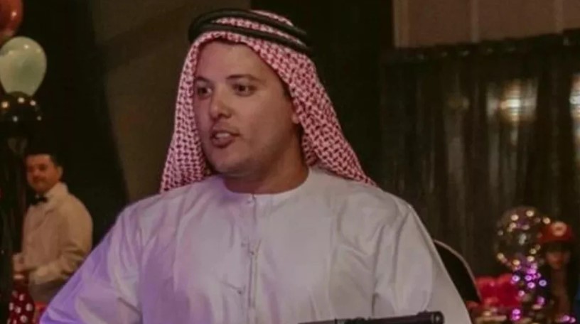 Francisley Valdevino da Silva, conhecido como Sheik dos Bitcoins. Ele usa na foto uma roupa típica árabe, com um manto na cabeça e uma túnica branca - Metrópoles
