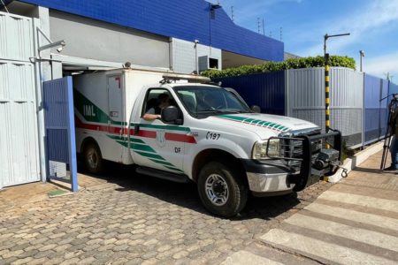 Polícia saindo de motel onde homem foi morto no Park Way - Metrópoles