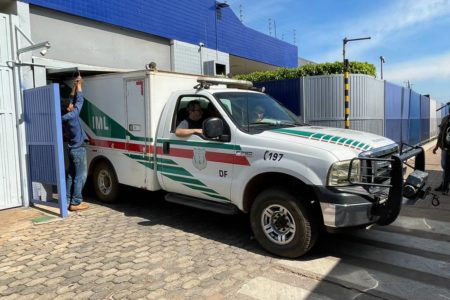 Polícia saindo de motel onde homem foi morto no Park Way - Metrópoles