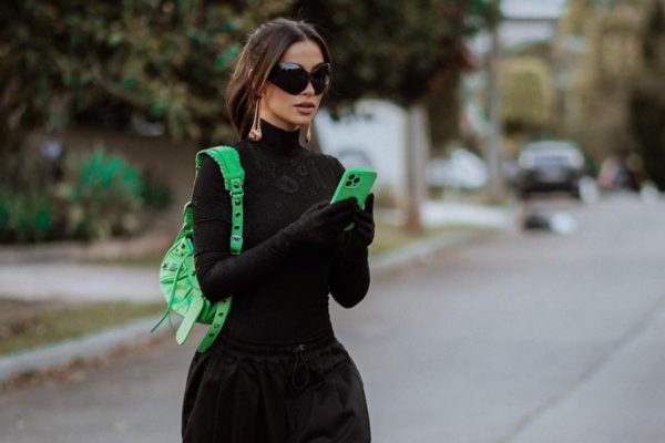 Na imagem com cor, Bianca Andrade, a Boca Rosa, investe em novos looks - Metrópoles