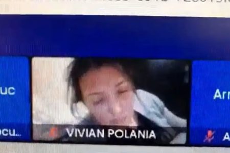 Juíza Vivian Polania aparece seminua em audiência virtual na Colombia - Metrópoles