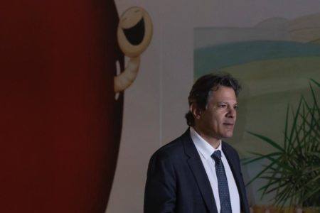 Imagem colorida mostra o ex-ministro Fernando Haddad (PT) - Metrópoles