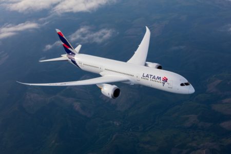 Boeing da Latam durante voo