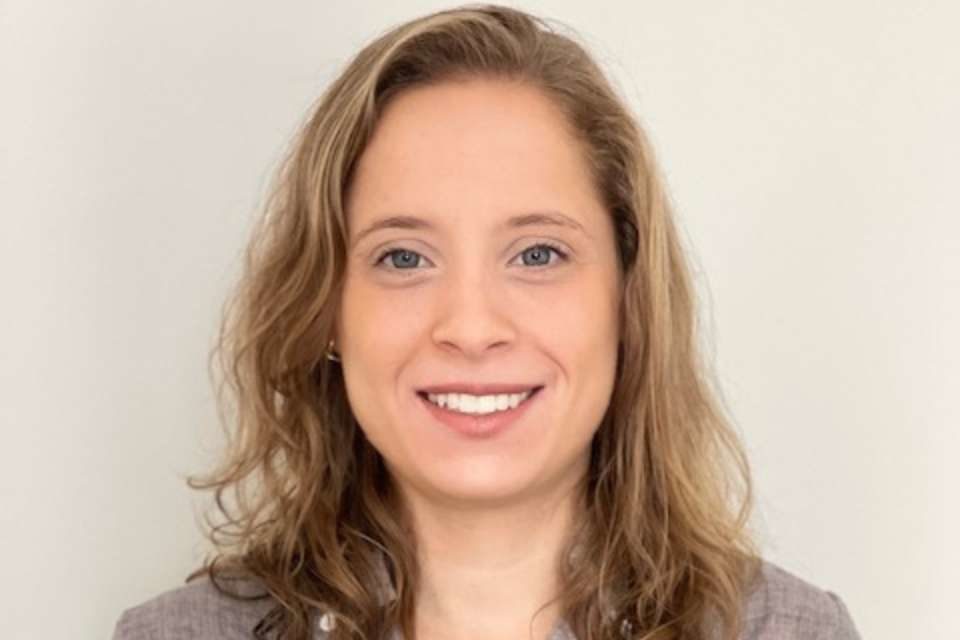 Na foto está Carolina Jaguski sorrindo - Metrópoles