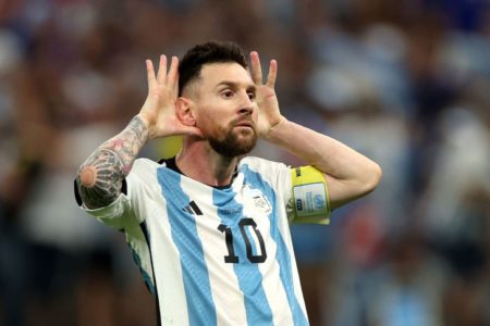 Lionel Messi, jogador da Argentina, comemora gol na Copa do Mundo - Metrópoles