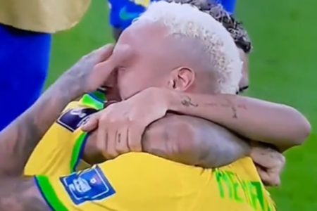 Neymar chorando após jogo contra a Croácia na Copa do Mundo 2022