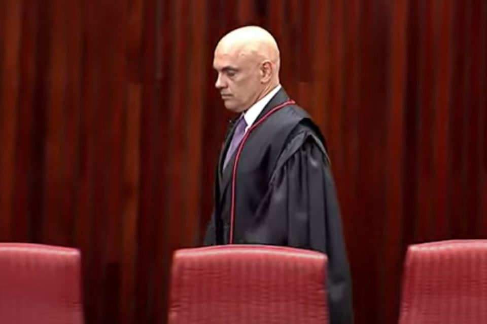 Alexandre de Moraes em diplomação de Lula