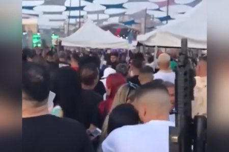 homens exibem fuzis baile funk rio de janeiro - Metrópoles