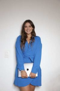 Na foto, está Nicole Pappon sorrindo