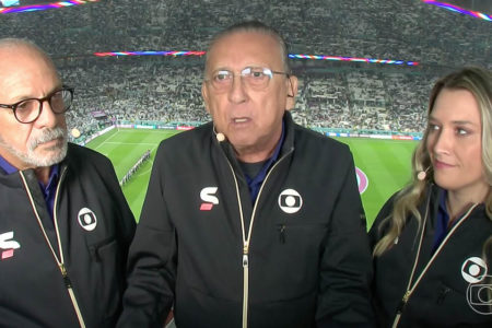 Júnior, Galvão Bueno e Ana Thaís Matos na transmissão de Argentina x Croácia na Globo - Metrópoles