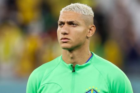 Richarlison mostra tatuagem gigante de Ronaldo e Neymar "quase pronta" - Metrópoles