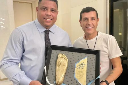 Ronaldo ao lado de Stefano Ceci - Metrópoles