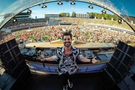 DJ brasileiro Alok em apresentação no Tomorrowland