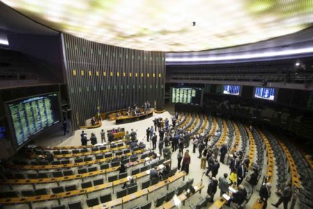 Plenário da Câmara dos Deputados, onde será votada em segunda instância a PEC - metrópoles