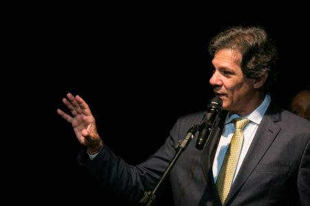 Imagem colorida mostra Fernando Haddad, que tomou posse como novo ministro da Fazenda - Metrópoles