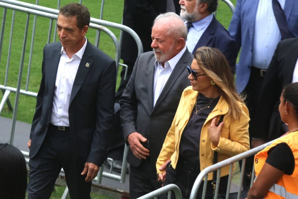 Lula e Janja chegam ao velório de Pelé