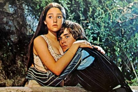 Leonard Withing e Olivia Hussey em Romeu e Julieta