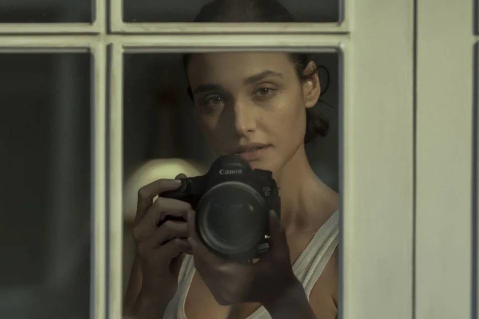 Frame da minissérie Olhar Indiscreto - Metrópoles