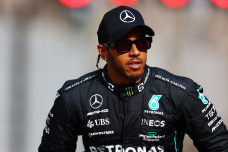 Foto colorida de Lewis Hamilton