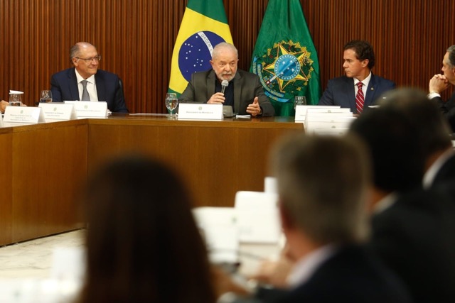 Presidente Lula se reúne com governadores para debater medidas contra terrorismo