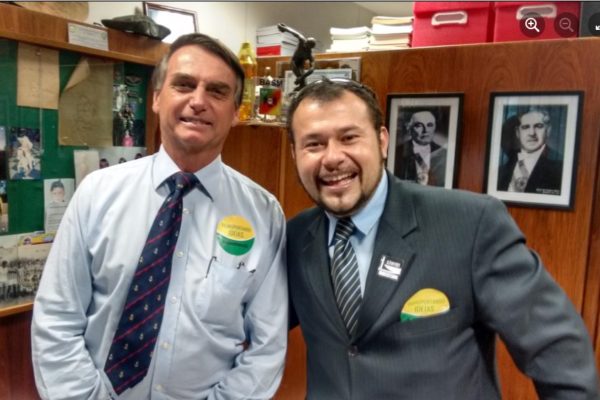 Ramiro dos Caminhoneiros ao lado de Jair Bolsonaro
