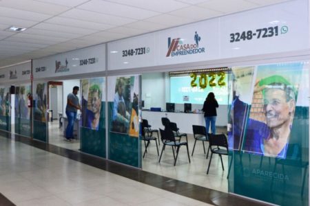 Foto colorida mostra Casa do Empreendedor de Aparecida de Goiânia