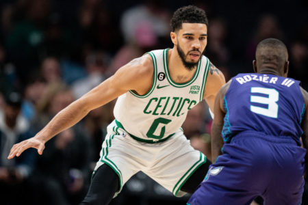 Jayson Tatum foi o destaque na vitória dos Celtics sobre os Hornets - Metrópoles