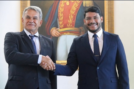 O encarregado de negócios do Brasil na Venezuela, Flávio Macieira