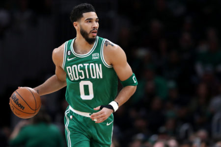 Jayson Tatum atuando pelo Boston Celtics - Metrópoles