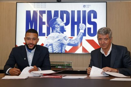 Memphis Depay assina contrato com o Atletico de Madrid