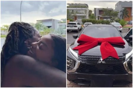 Ludmilla abraçando a mãe após dar um carro de luxo para ela