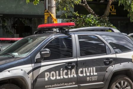 Foto colorida de uma viatura da polícia civil em MG - Metrópoles