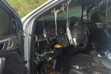 goias carro derrete apos ser atingido por raio