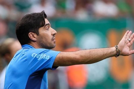 Técnico Abel Ferreira durante jogo do Palmeiras - Metrópoles