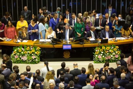 Foto colorida mostra Posse na Câmara dos Deputados - Metrópoles