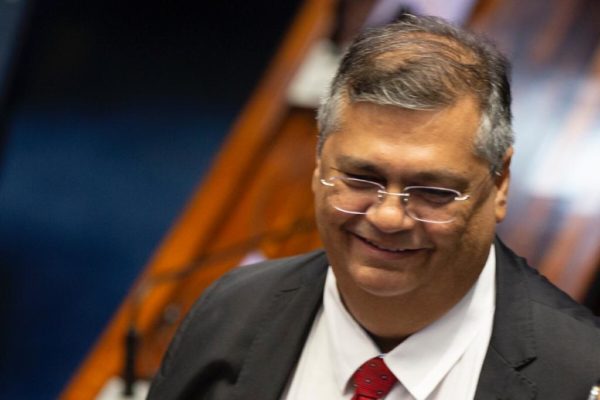 Ministro justiça Flavio Dino durante Sessão de posse dos senadores eleitos eleição 2022 STF - Metrópoles