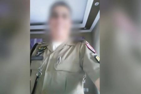 Imagem mostra postagem de facebook do ex-sargento preso por suspeita de estupro - Metrópoles