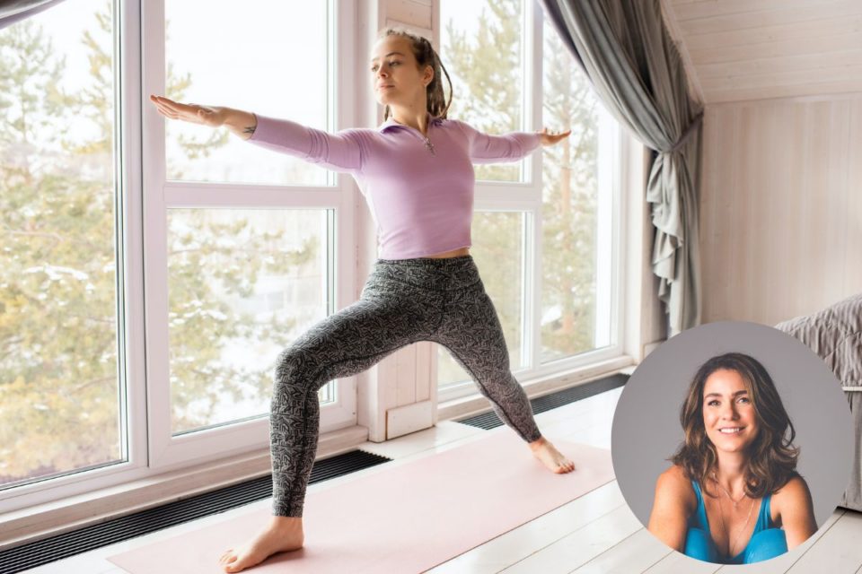 Mulher jovem fazendo yoga - Metrópoles